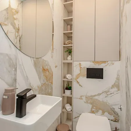 Stunning Bella On Znjan Beach, Private Parking Apartment