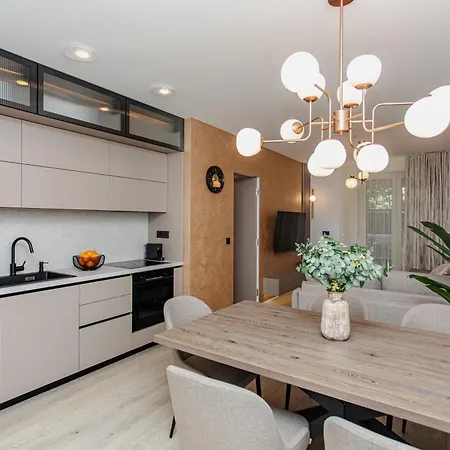 Stunning Bella On Znjan Beach, Private Parking Apartment