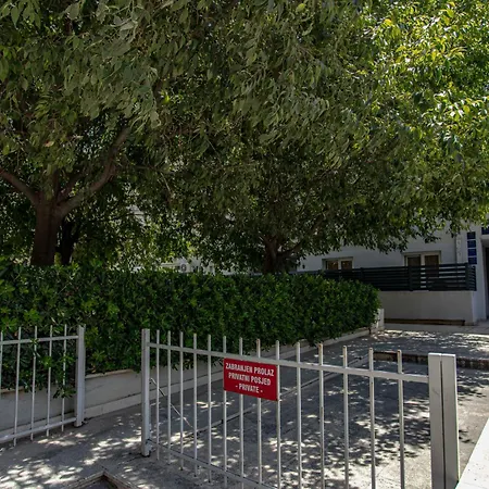 Stunning Bella On Znjan Beach, Private Parking Apartment