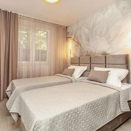 Stunning Bella On Znjan Beach, Private Parking Apartment