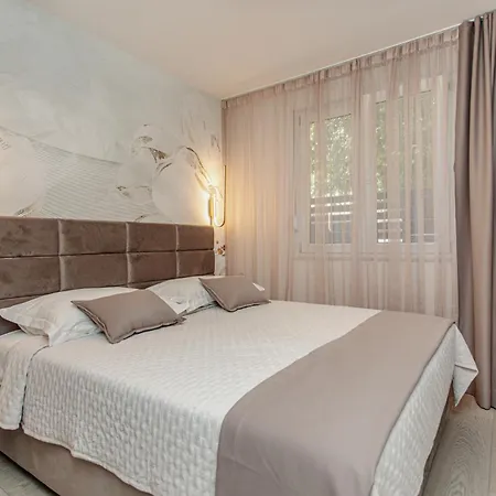 Stunning Bella On Znjan Beach, Private Parking Split