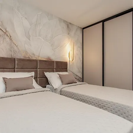 Apartment Stunning Bella On Znjan Beach, Private Parking