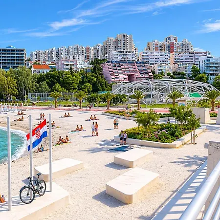 Διαμέρισμα Stunning Bella On Znjan Beach, Private Parking Σπλιτ