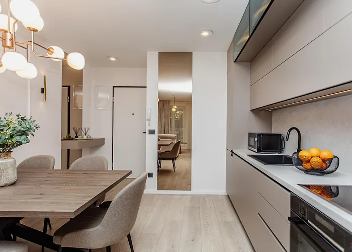 Apartamento Stunning Bella On Znjan Beach, Private Parking Split