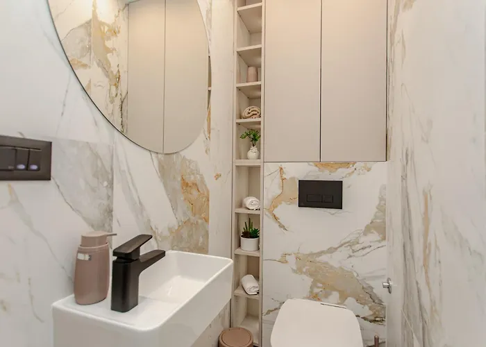 Stunning Bella On Znjan Beach, Private Parking Apartamento