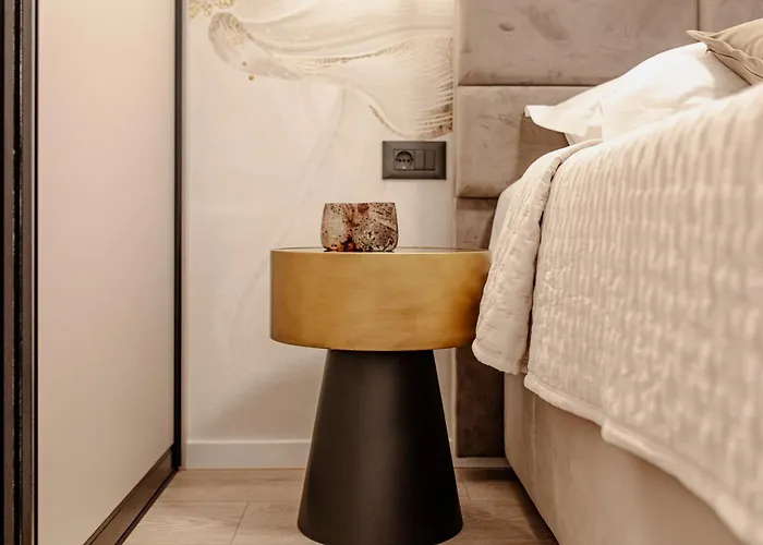 Stunning Bella On Znjan Beach, Private Parking Apartamento Split