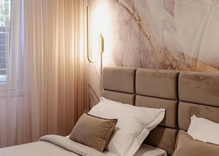 Stunning Bella On Znjan Beach, Private Parking Apartamento *