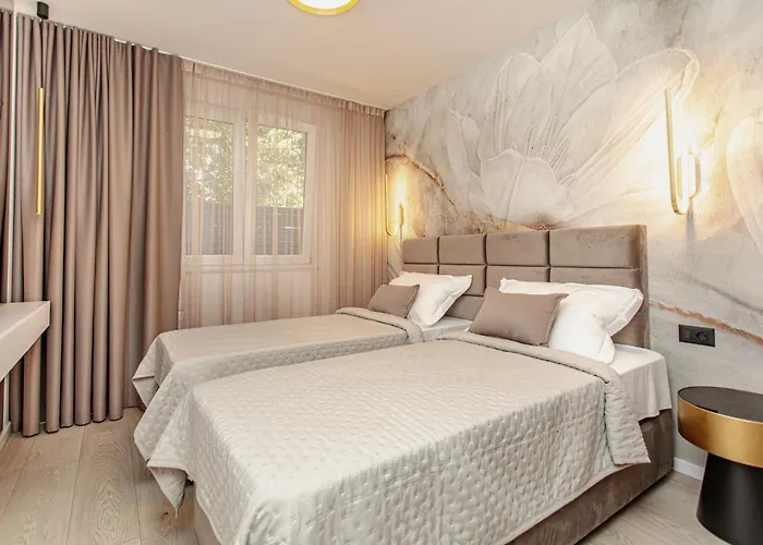 Stunning Bella On Znjan Beach, Private Parking Apartamento