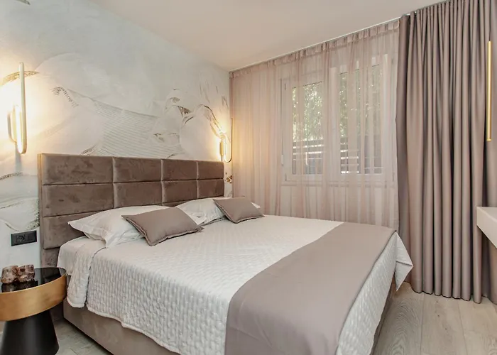 Stunning Bella On Znjan Beach, Private Parking Split