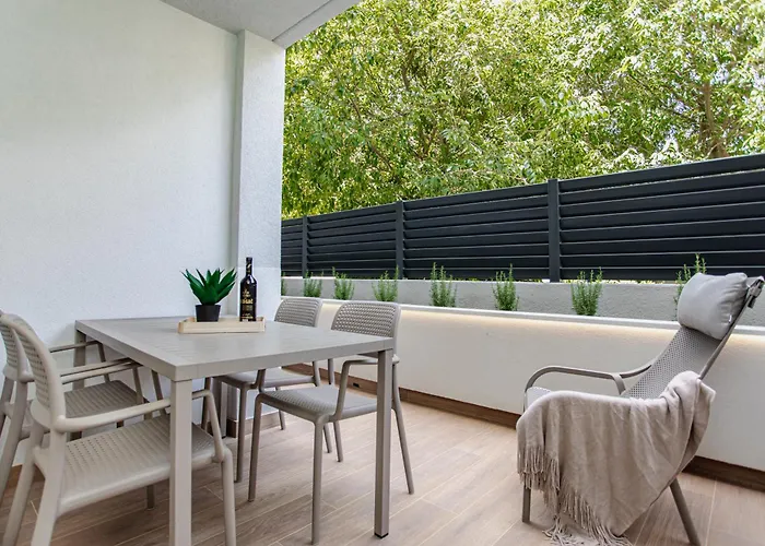 Stunning Bella On Znjan Beach, Private Parking Split